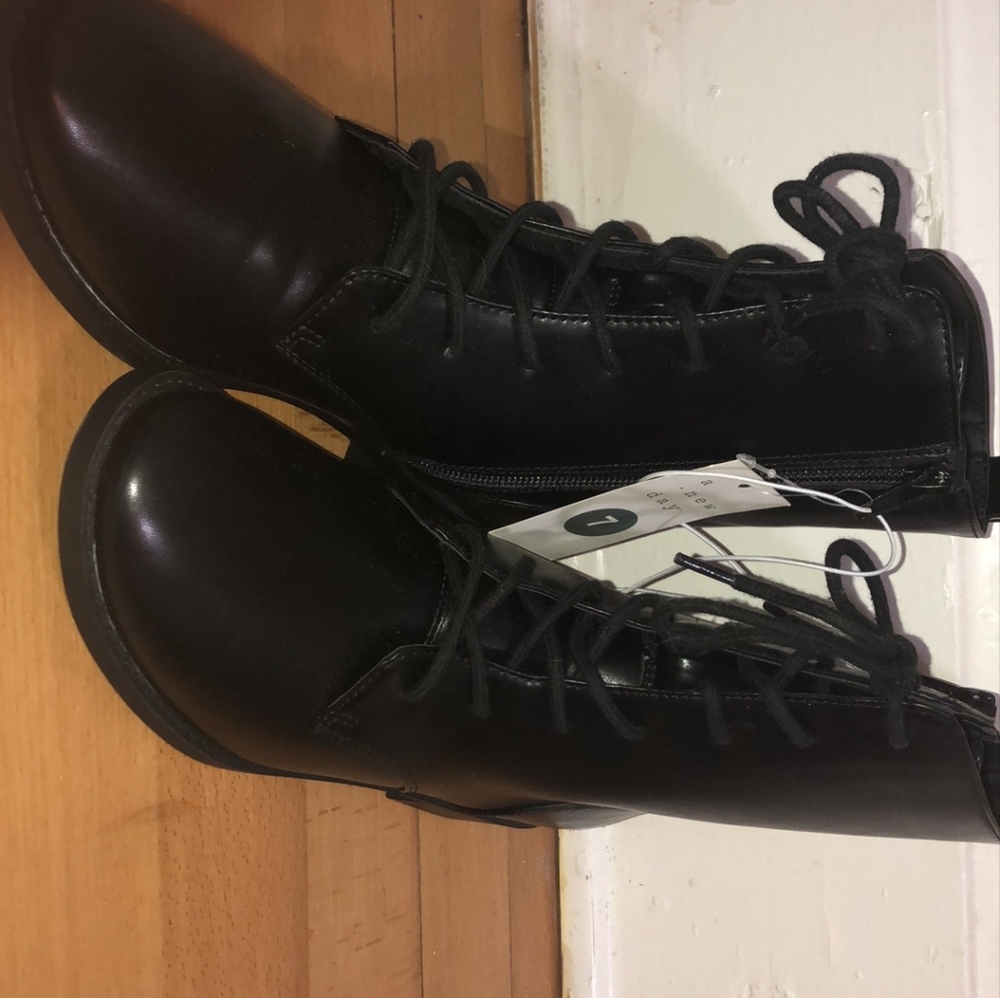 Boots - Picture 3 of 4